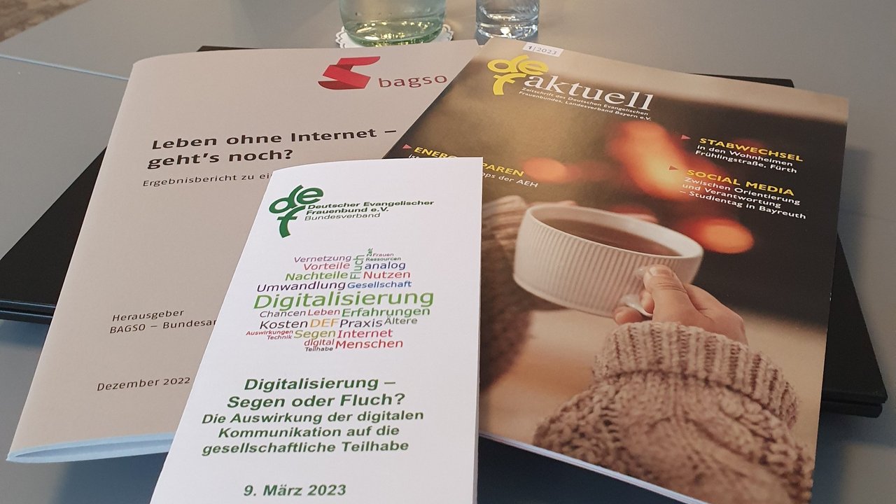 2023__Digitale_Teilhabe__Hefte.jpg