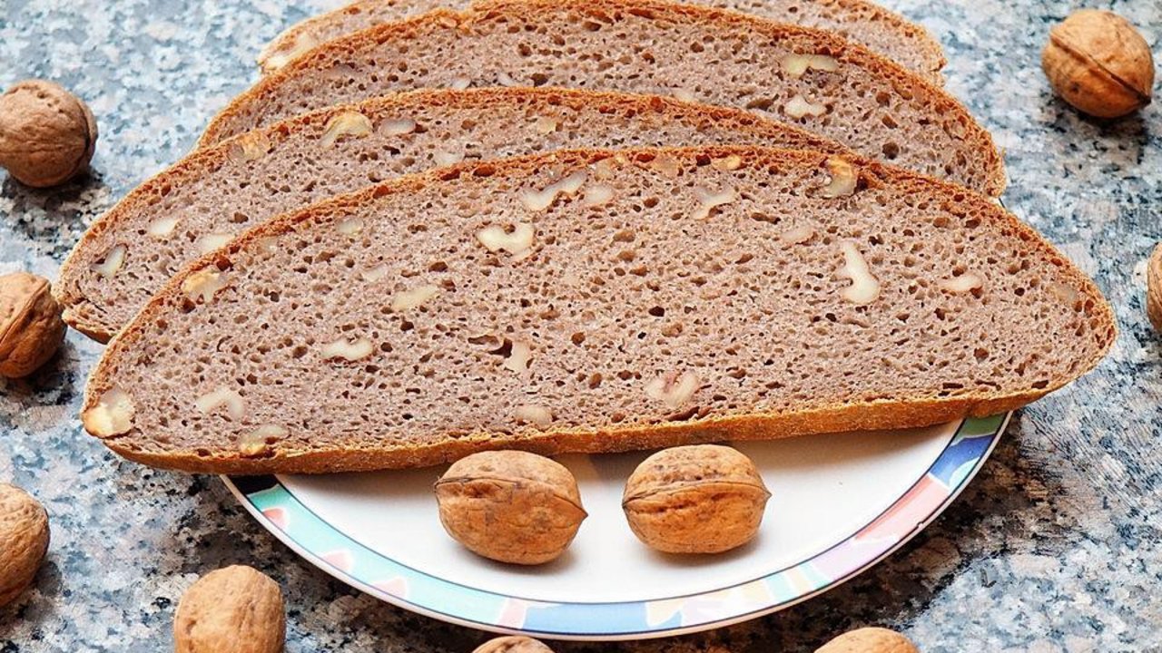 S._14__Walnussbrot.jpg